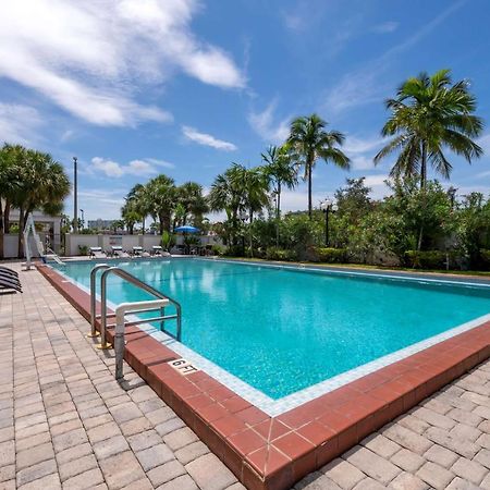 Best Western Plus North Miami-Bal Harbour Екстериор снимка