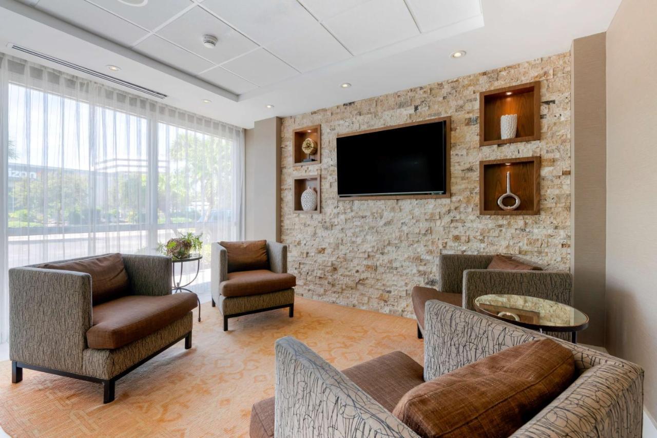 Best Western Plus North Miami-Bal Harbour Екстериор снимка