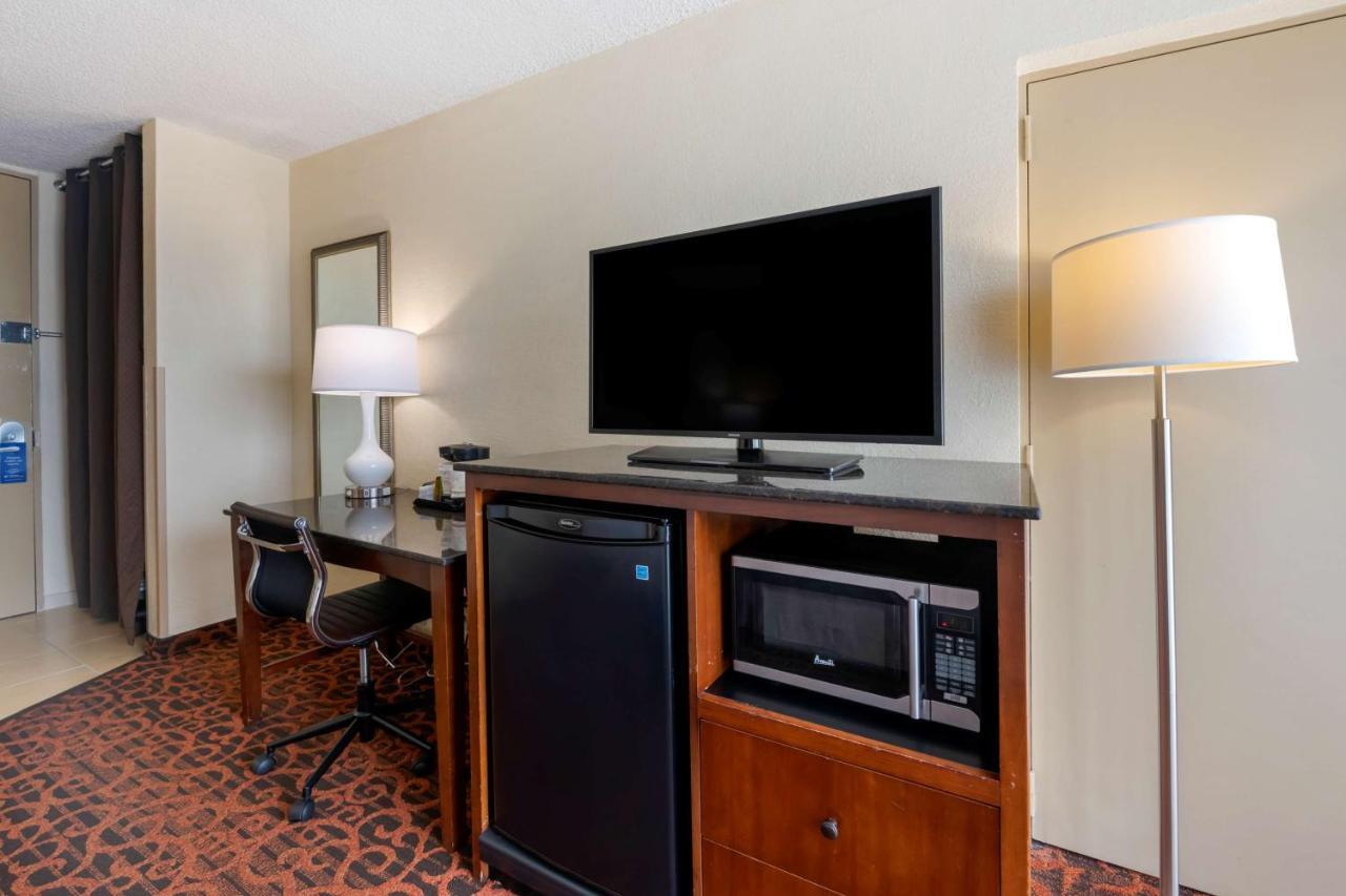 Best Western Plus North Miami-Bal Harbour Екстериор снимка