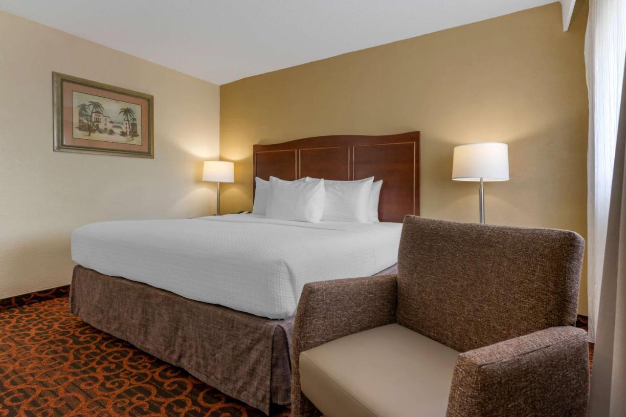 Best Western Plus North Miami-Bal Harbour Екстериор снимка