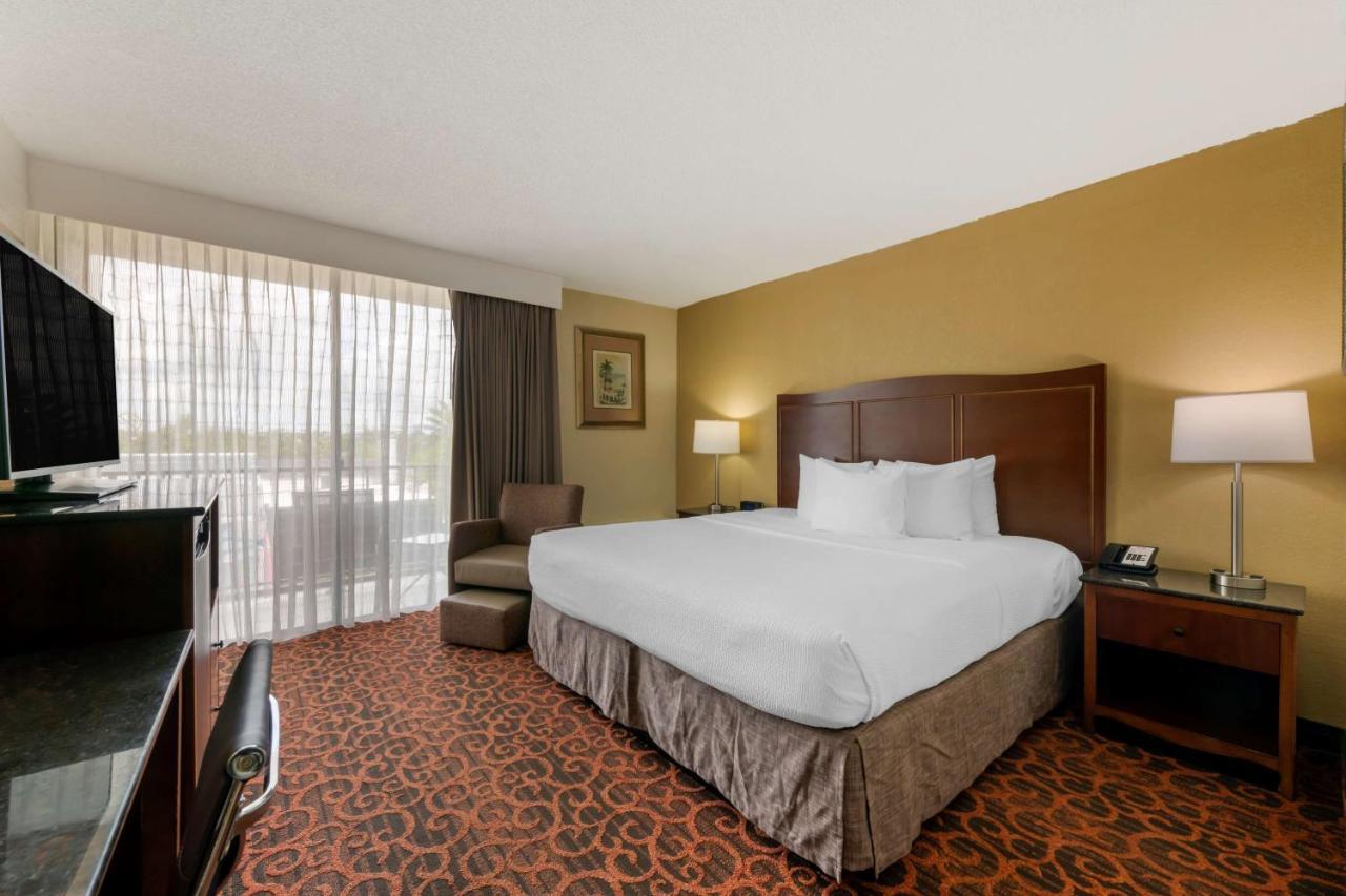 Best Western Plus North Miami-Bal Harbour Екстериор снимка