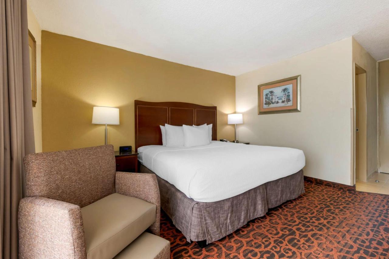 Best Western Plus North Miami-Bal Harbour Екстериор снимка