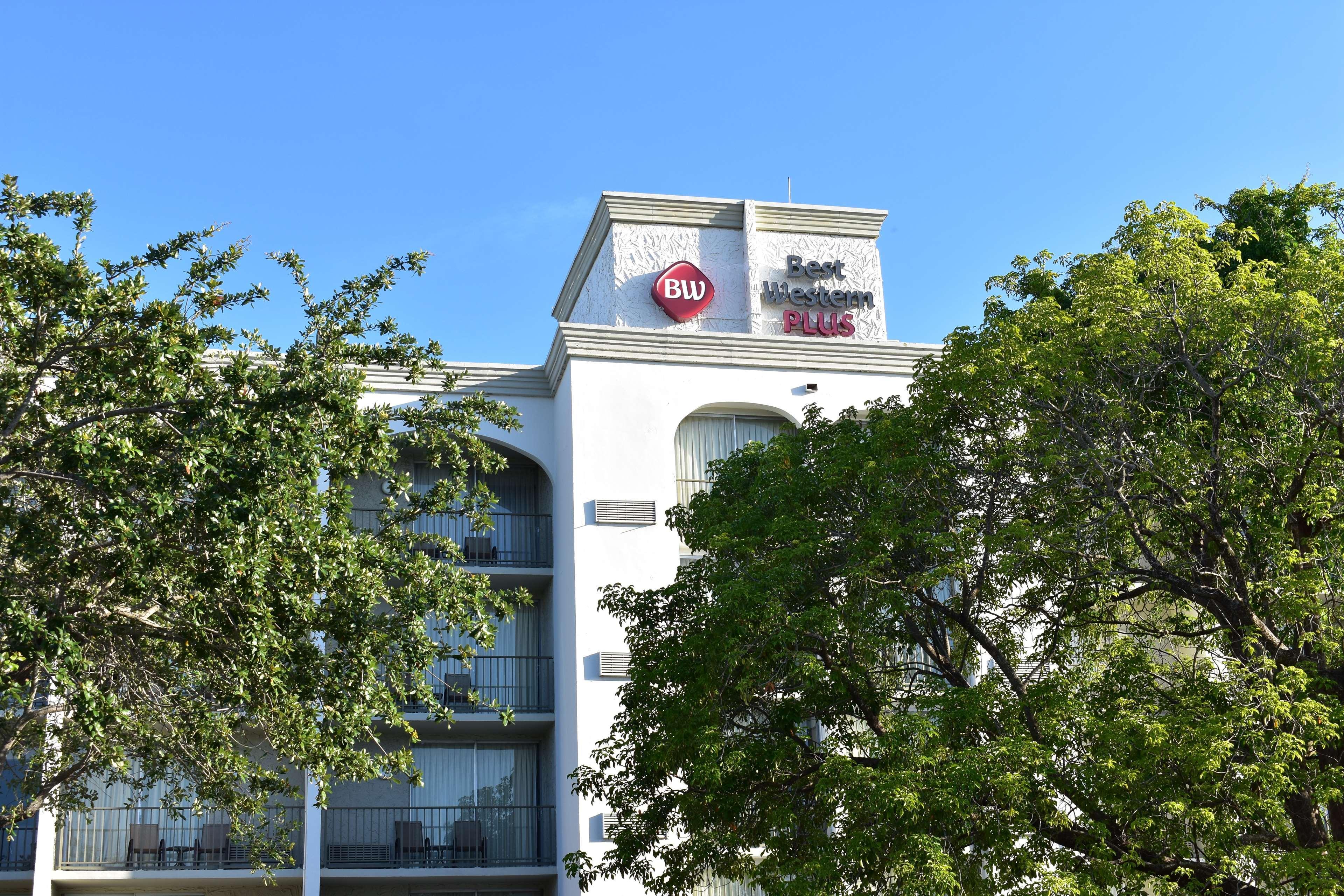 Best Western Plus North Miami-Bal Harbour Екстериор снимка