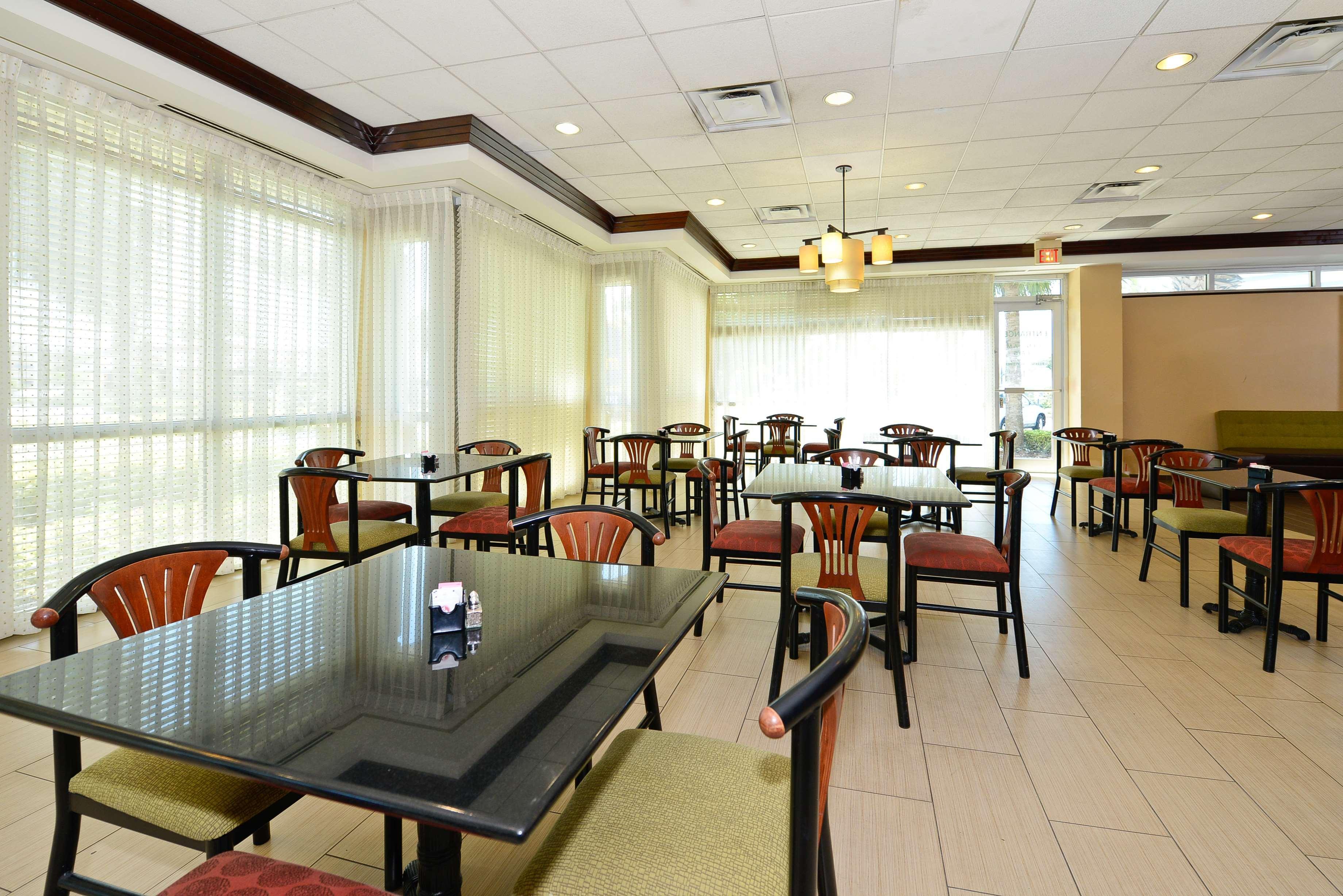 Best Western Plus North Miami-Bal Harbour Екстериор снимка