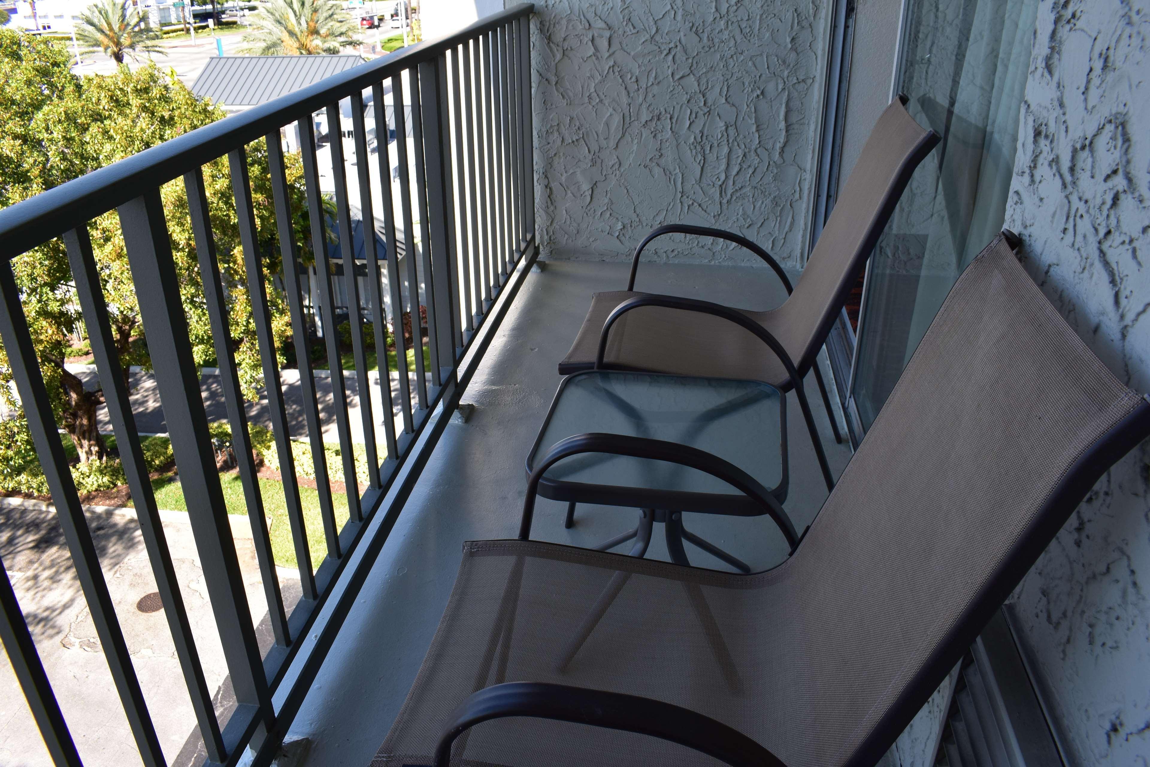 Best Western Plus North Miami-Bal Harbour Екстериор снимка