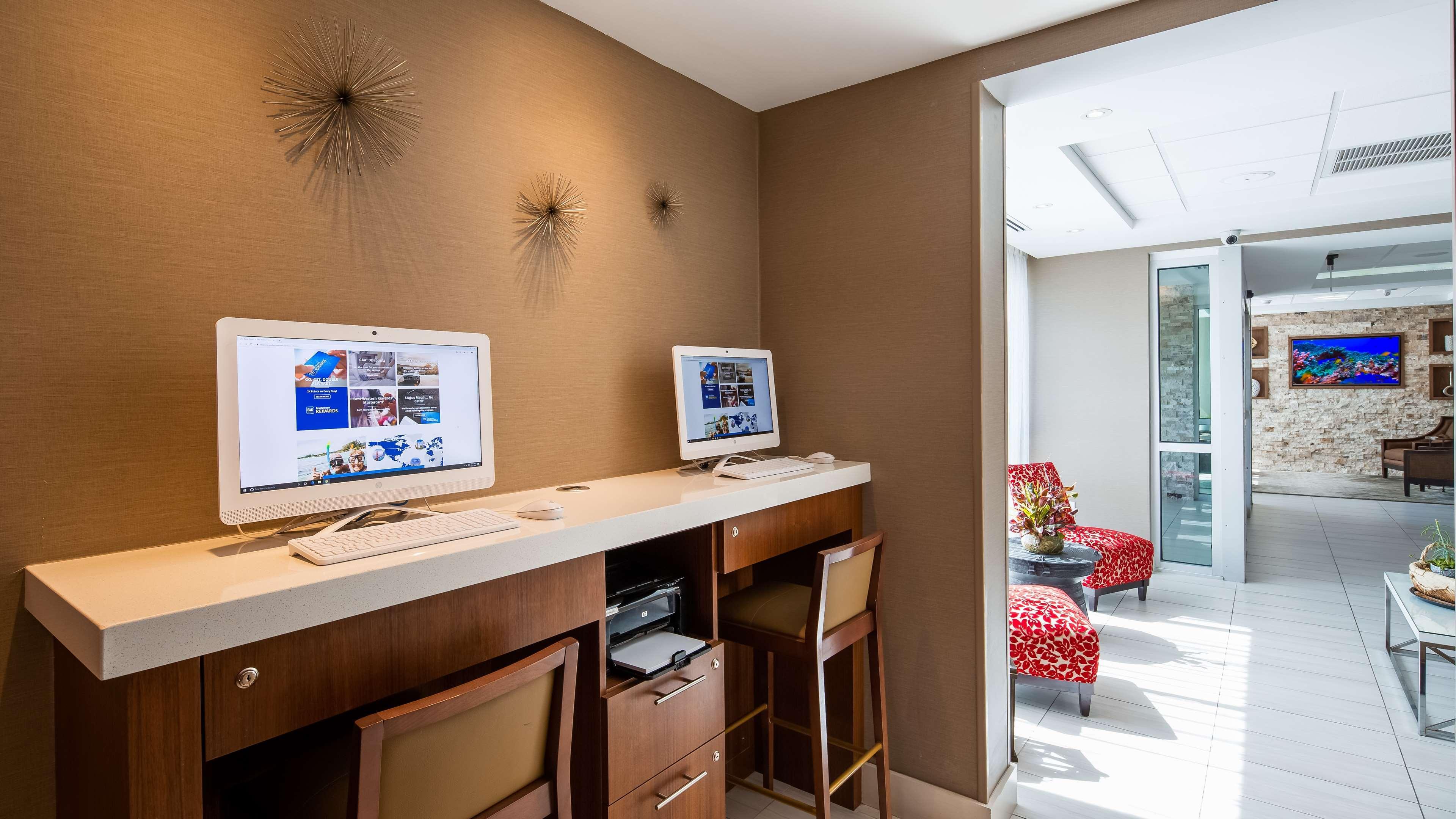 Best Western Plus North Miami-Bal Harbour Екстериор снимка